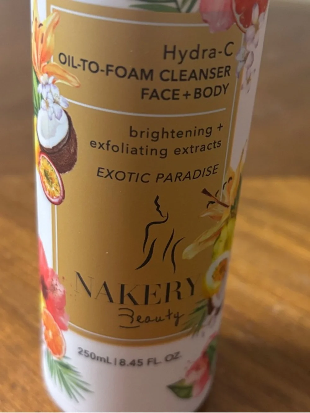 Nakery Beauty Hydra-C Oil-to-Foam Cleanser Face & Body
